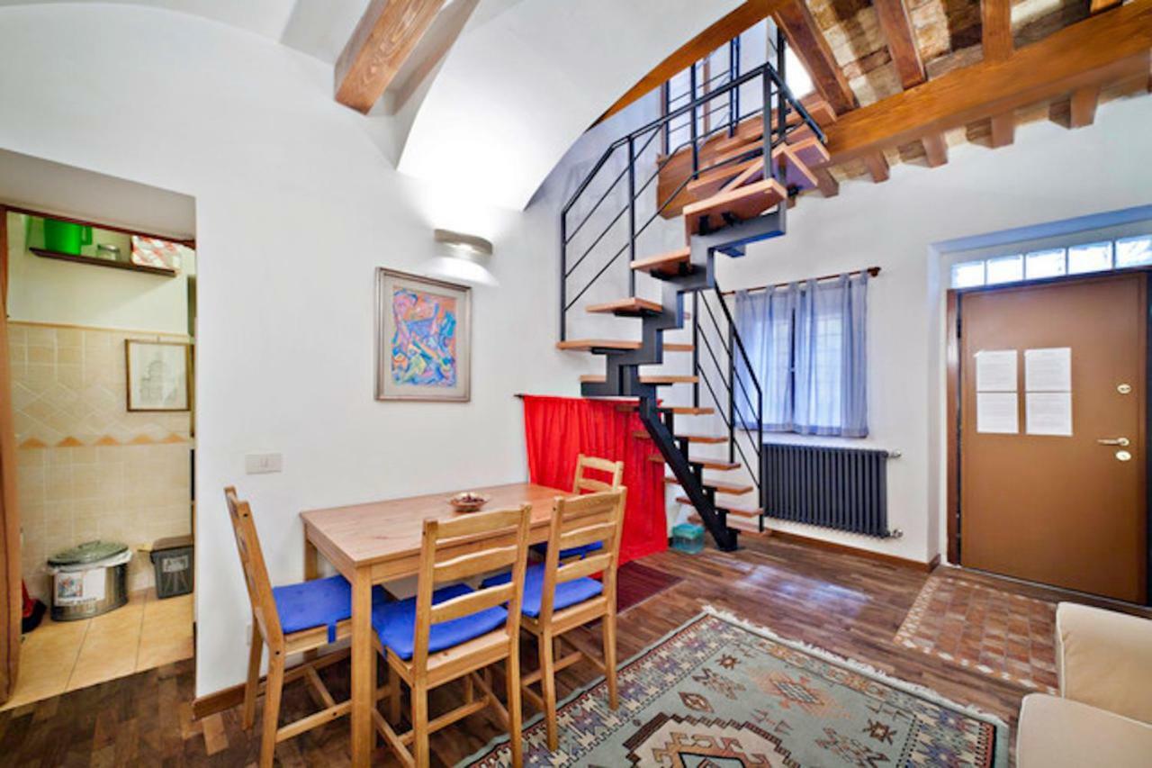 Caratteristico Appartamento A Piazza Navona Рим Экстерьер фото